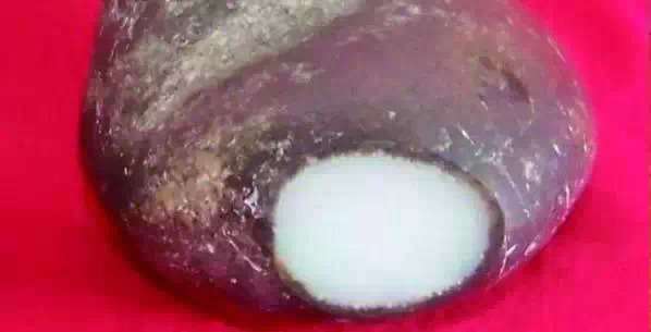 漲知識，玉也能騙人！照玉手電筒照出真相